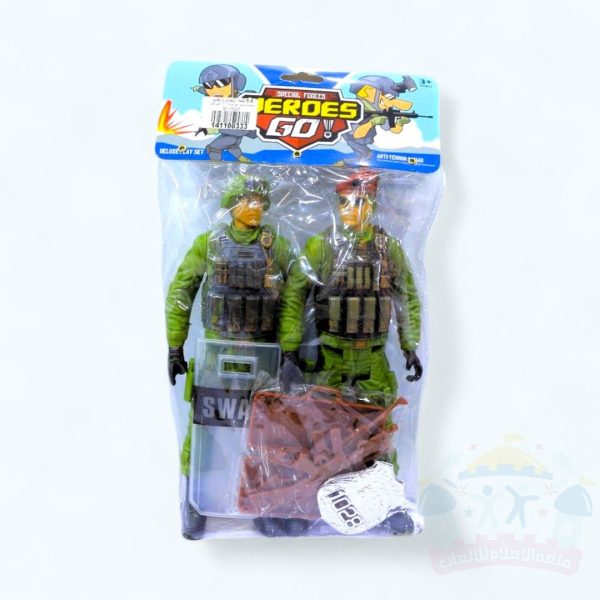 مجسمات جنود مع ادوات